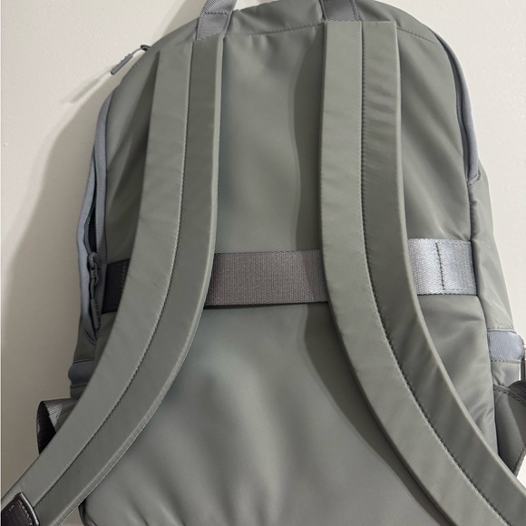 lululemon athletica Gray Backpack - Picture 3 of 6